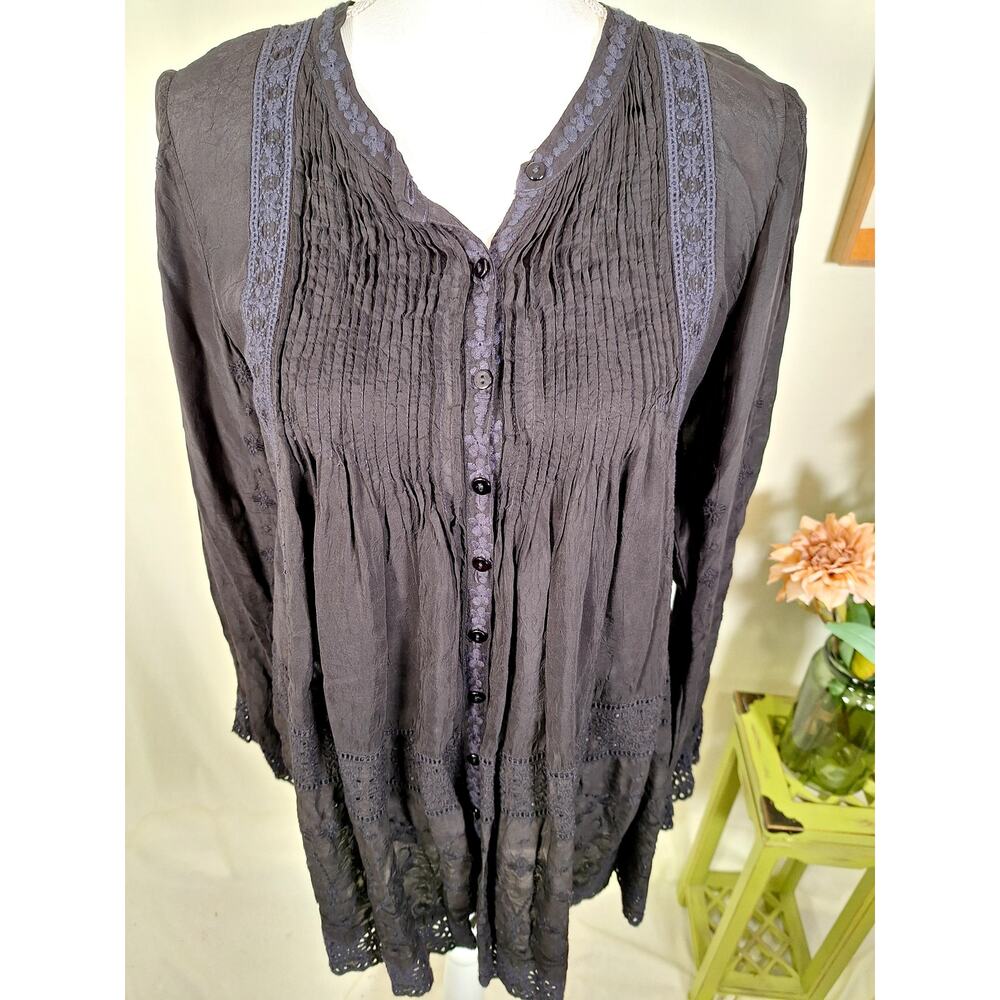 Johnny Was Women's Black Button-Up Long-Sleeve Blouse Embroidered Small - Picture 2 of 6